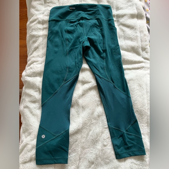 Lululemon cropped leggings with pockets - Picture 4 of 4